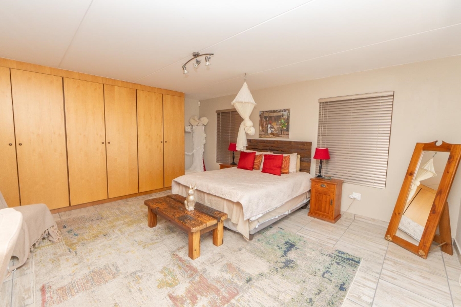 5 Bedroom Property for Sale in Long Acres Country Estate Western Cape